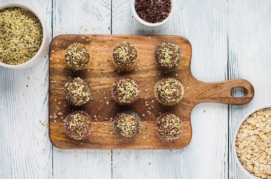 vegane Hanfsamen-Energiebällchen: