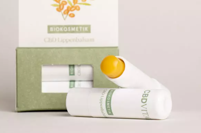 CBD Lippenbalsam – Intensivpflege für weiche, geschmeidige Lippen